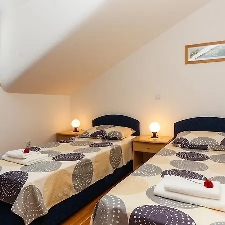 Apartment Miramare & Campara