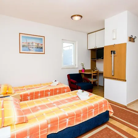 Apartment Miramare & Campara *